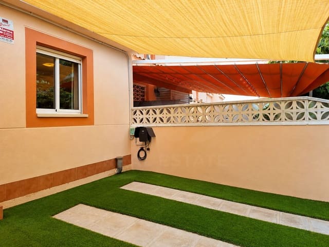 3 soverom Rekkehus til salgs i Tarragona by med svømmebasseng garasje - € 274 900 (Ref: 9988321)
