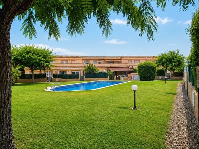 3 soverom Rekkehus til salgs i Tarragona by med svømmebasseng garasje - € 274 900 (Ref: 9988321)