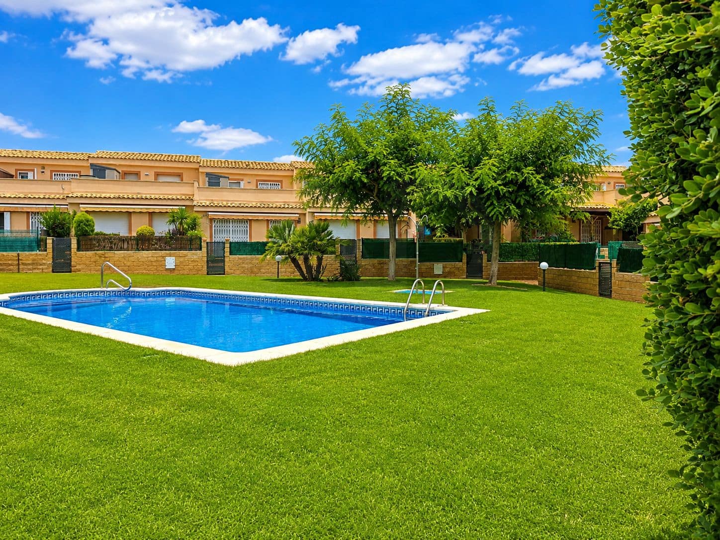 3 Zimmer Reihenhaus zu verkaufen in Tarragona Stadt mit Pool Garage - 274.900 € (Ref: 9988321)