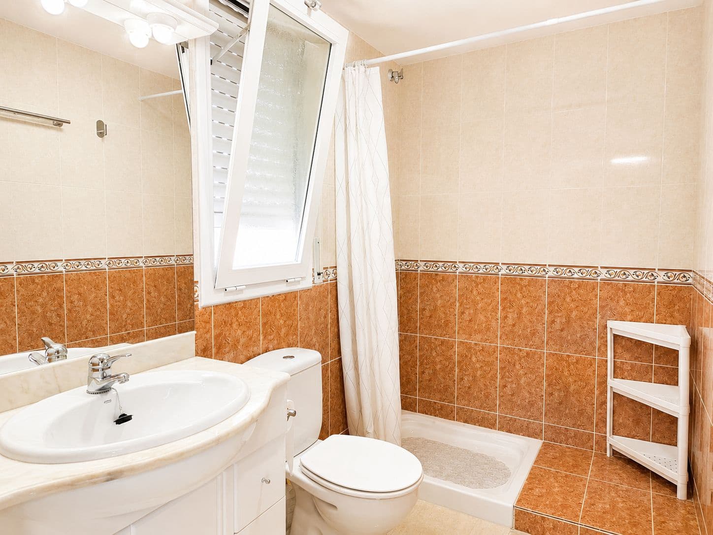 3 Zimmer Reihenhaus zu verkaufen in Tarragona Stadt mit Pool Garage - 274.900 € (Ref: 9988321)