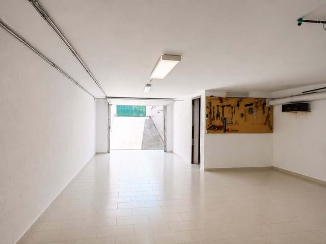 3 bedroom Terraced Villa for sale in Tarragona city with garage - € 325,000 (Ref: 9988323)