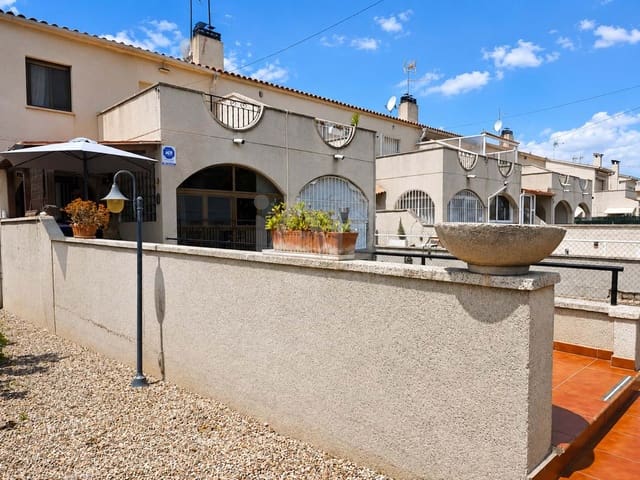 3 bedroom Terraced Villa for sale in Tarragona city with garage - € 325,000 (Ref: 9988323)
