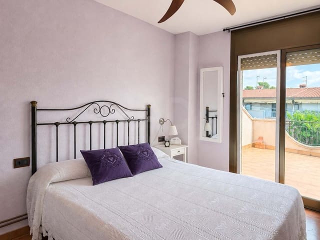 3 quarto Moradia em Banda para venda em Cambrils com garagem - 325 000 € (Ref: 9988323)