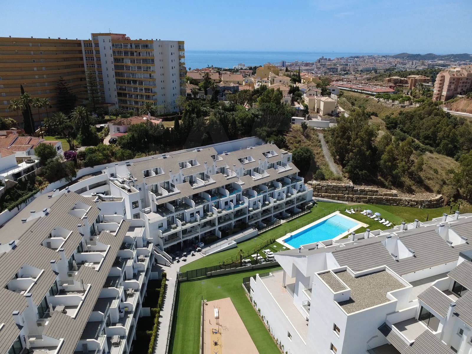 2 quarto Apartamento para venda em Fuengirola com piscina - 290 000 € (Ref: 9988327)
