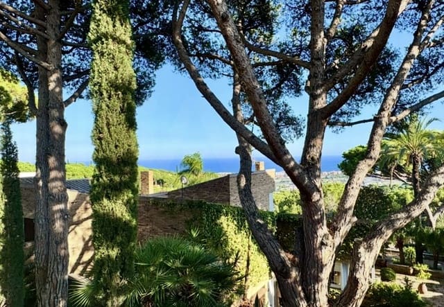 4 soverom Hus til salgs i Barcelona by med svømmebasseng garasje - € 990 000 (Ref: 9988329)