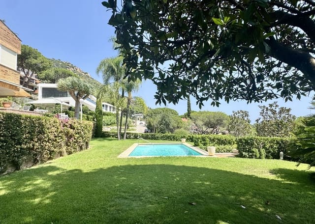 4 soverom Hus til salgs i Barcelona by med svømmebasseng garasje - € 990 000 (Ref: 9988329)