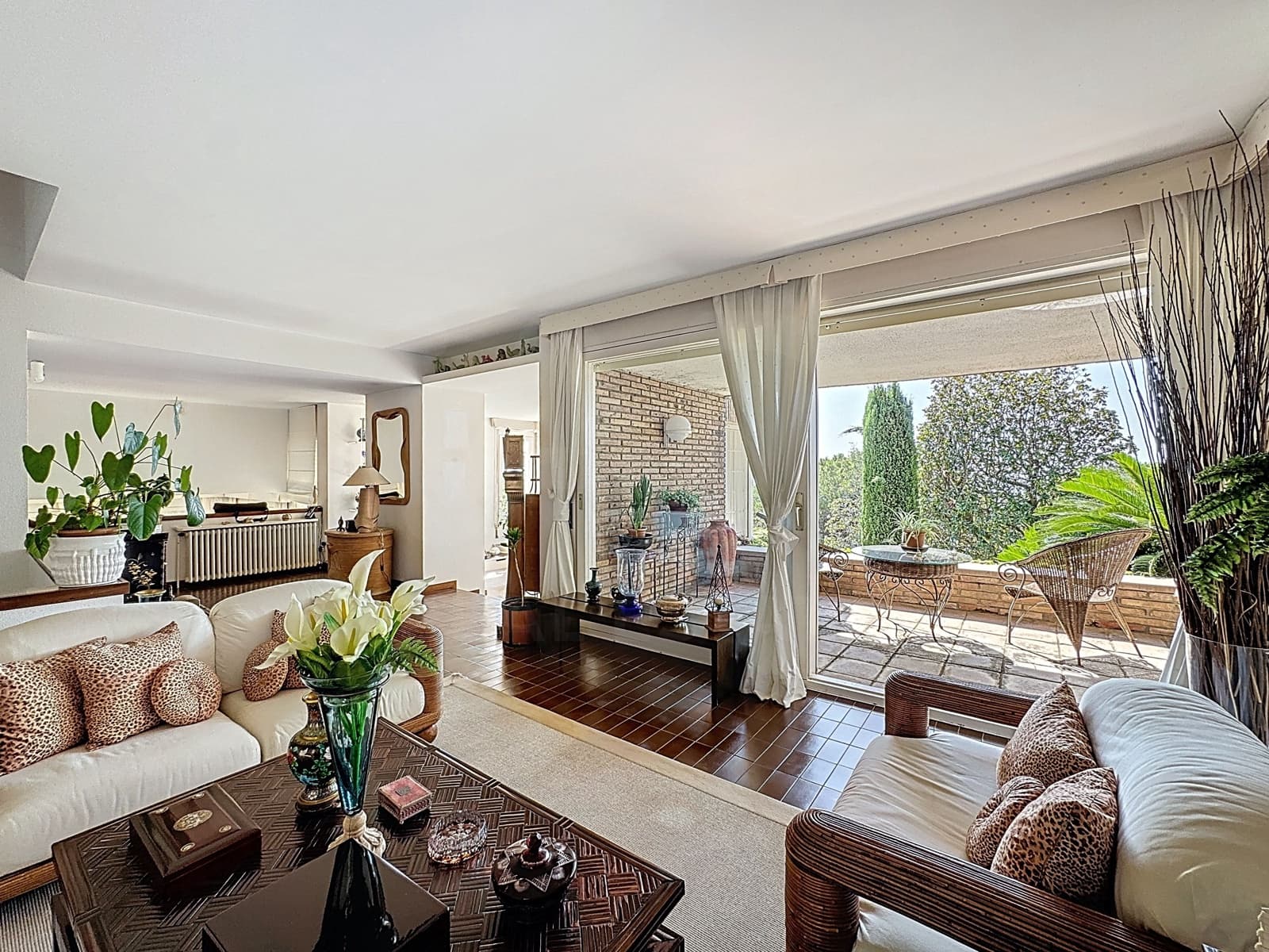 4 soverom Hus til salgs i Barcelona by med svømmebasseng garasje - € 990 000 (Ref: 9988329)