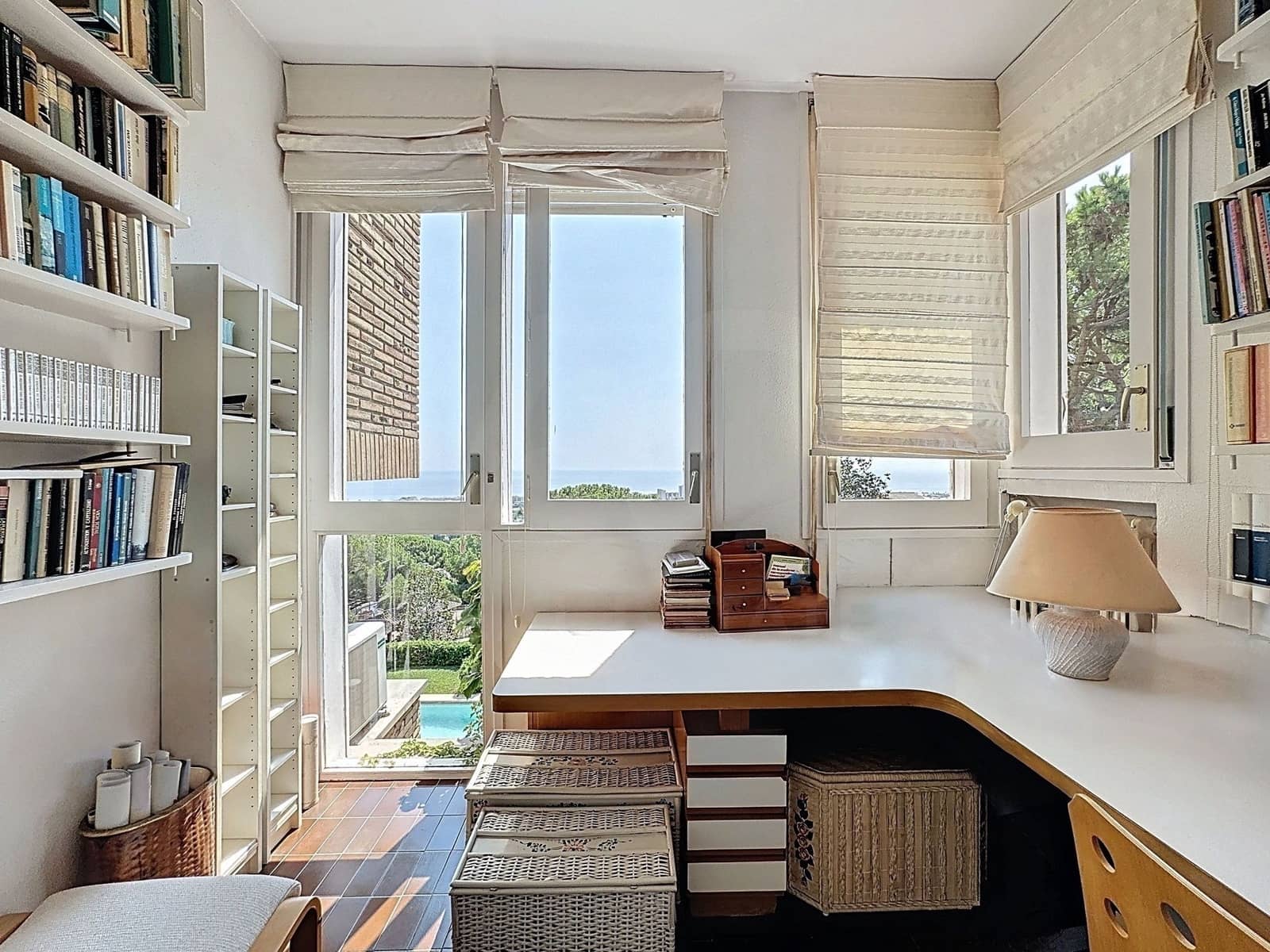 4 soverom Hus til salgs i Barcelona by med svømmebasseng garasje - € 990 000 (Ref: 9988329)