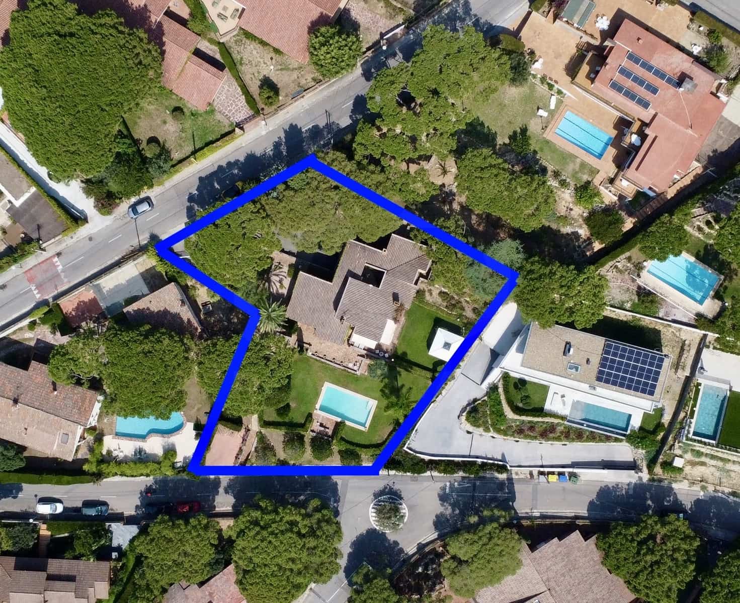 4 soverom Hus til salgs i Barcelona by med svømmebasseng garasje - € 990 000 (Ref: 9988329)