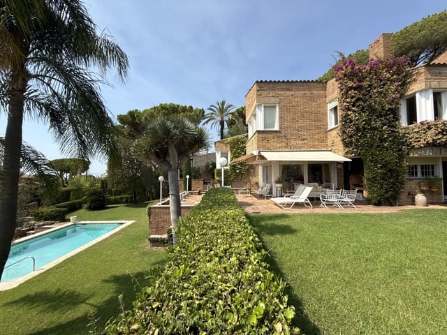 4 soverom Hus til salgs i Barcelona by med svømmebasseng garasje - € 990 000 (Ref: 9988329)