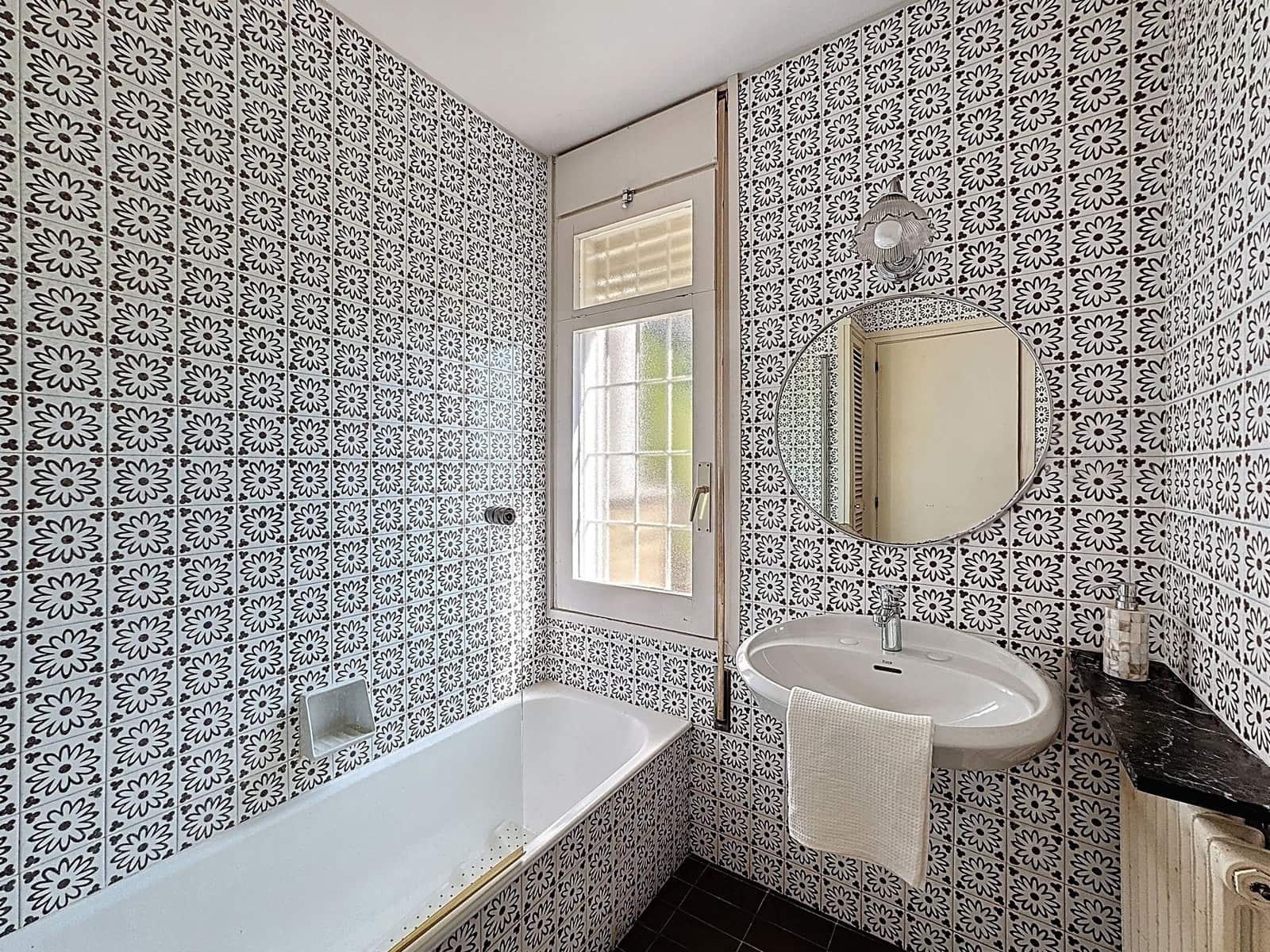 4 soverom Hus til salgs i Barcelona by med svømmebasseng garasje - € 990 000 (Ref: 9988329)