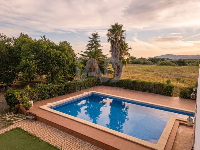 5 sovrum Finca/Hus på landet till salu i Tarragona stad med pool garage - 900 000 € (Ref: 9988331)