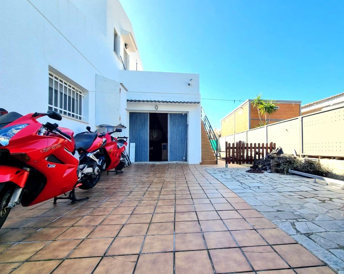 7 sypialnia Willa na sprzedaż w Calafat z garażem - 295 000 € (Ref: 9988332)