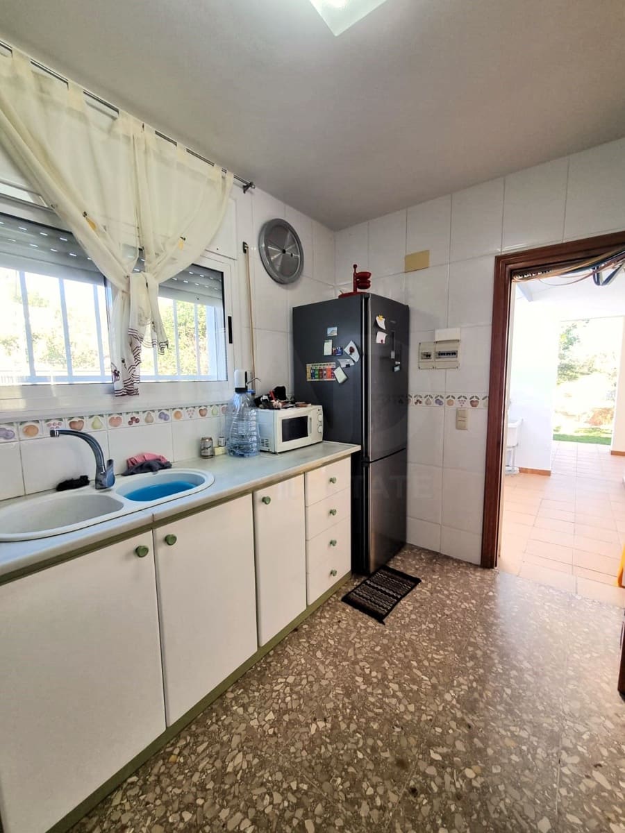 7 sypialnia Willa na sprzedaż w Calafat z garażem - 295 000 € (Ref: 9988332)