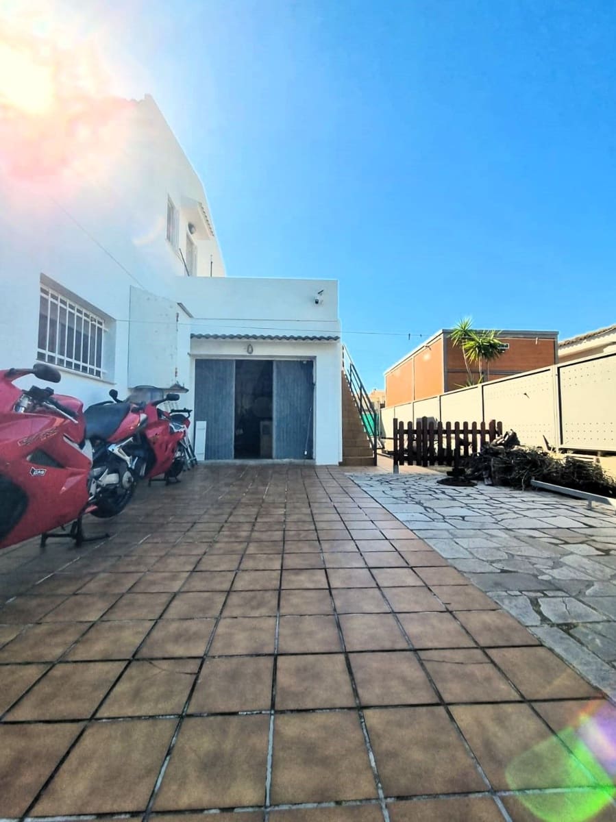 7 sypialnia Willa na sprzedaż w Calafat z garażem - 295 000 € (Ref: 9988332)