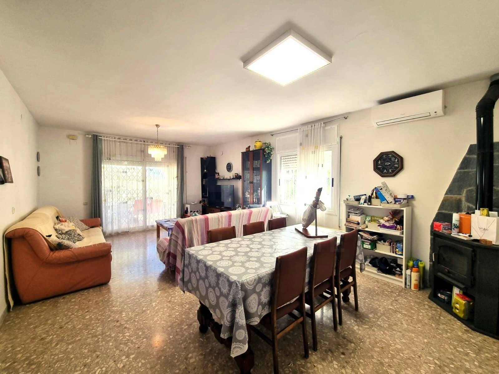 7 sypialnia Willa na sprzedaż w Calafat z garażem - 295 000 € (Ref: 9988332)