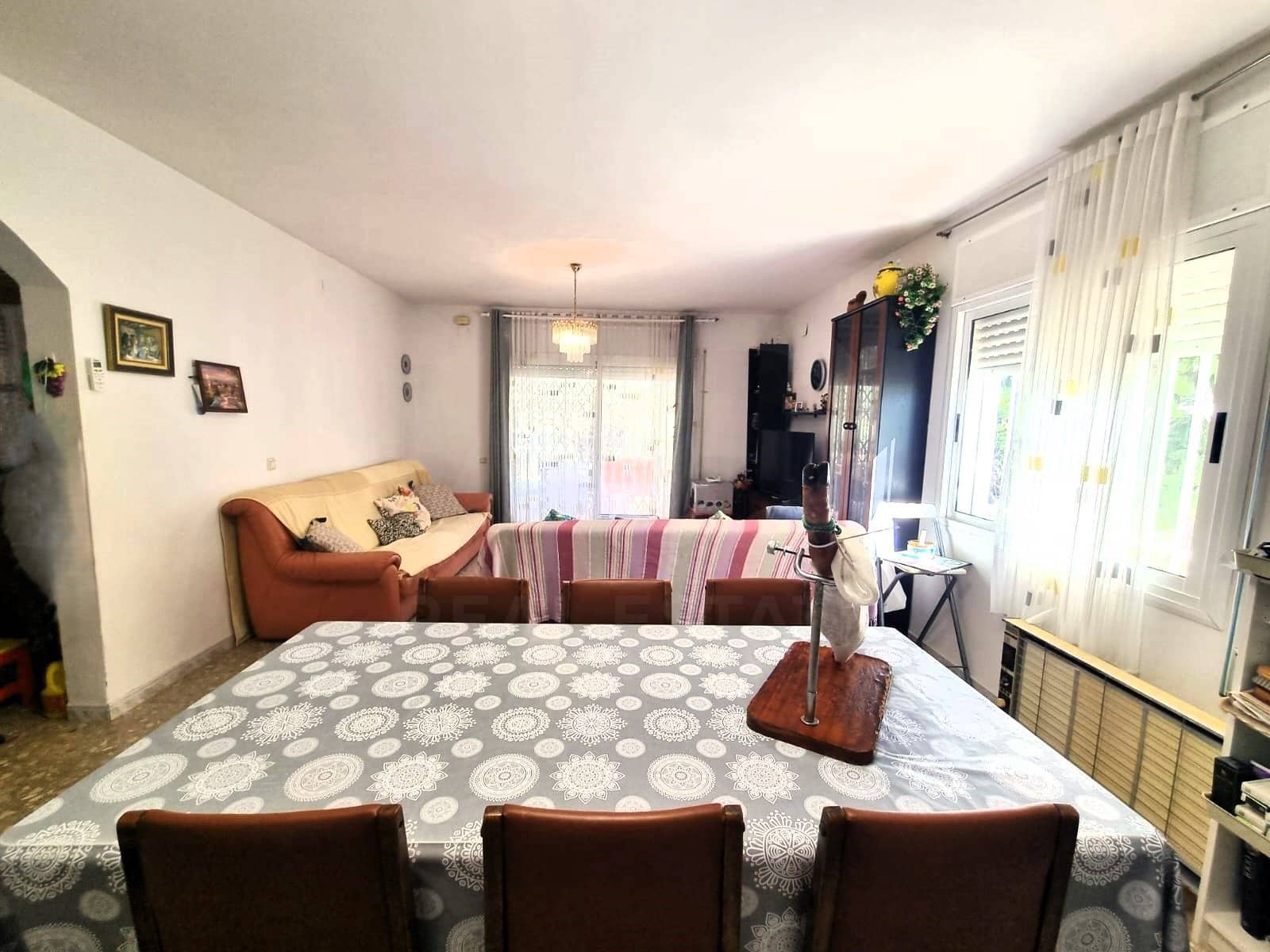7 sypialnia Willa na sprzedaż w Calafat z garażem - 295 000 € (Ref: 9988332)