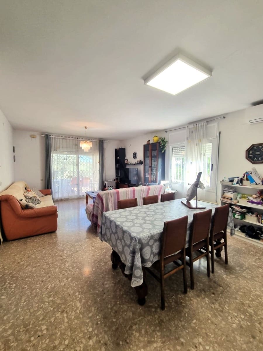7 sypialnia Willa na sprzedaż w Calafat z garażem - 295 000 € (Ref: 9988332)