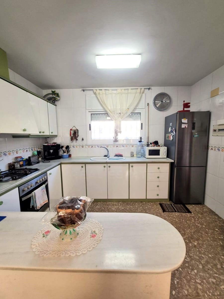 7 sypialnia Willa na sprzedaż w Calafat z garażem - 295 000 € (Ref: 9988332)