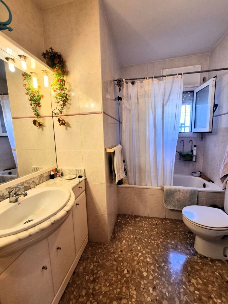 7 sypialnia Willa na sprzedaż w Calafat z garażem - 295 000 € (Ref: 9988332)