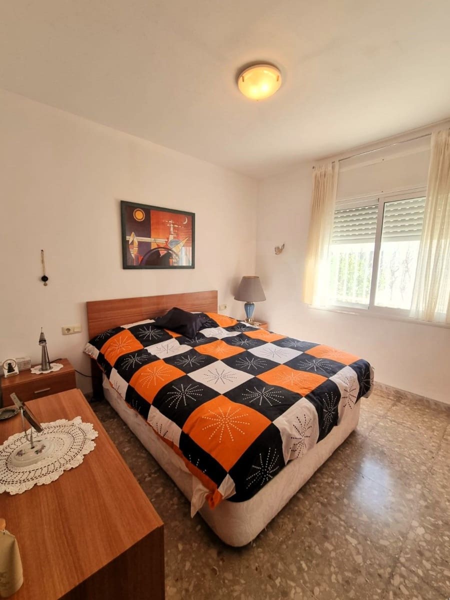 7 sypialnia Willa na sprzedaż w Calafat z garażem - 295 000 € (Ref: 9988332)