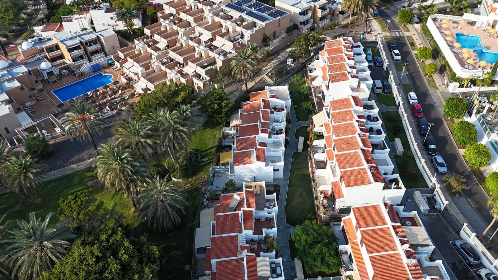 2 slaapkamer Rijtjeshuis te koop in Santa Cruz de Tenerife met zwembad - € 300.000 (Ref: 9988333)