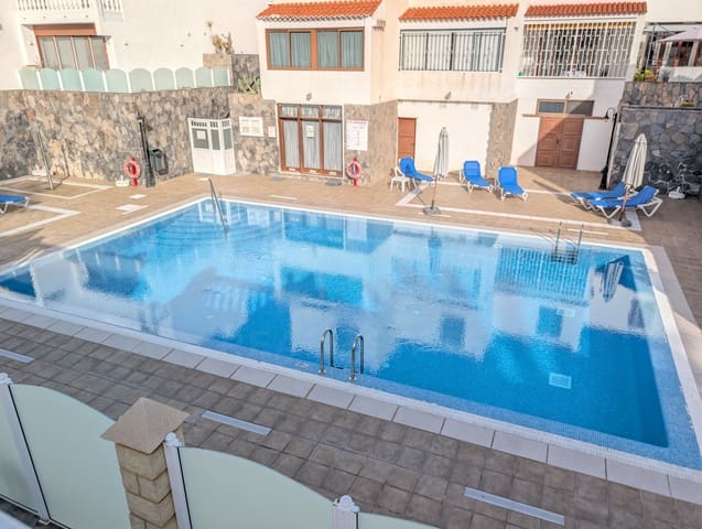 2 slaapkamer Rijtjeshuis te koop in Santa Cruz de Tenerife met zwembad - € 300.000 (Ref: 9988333)