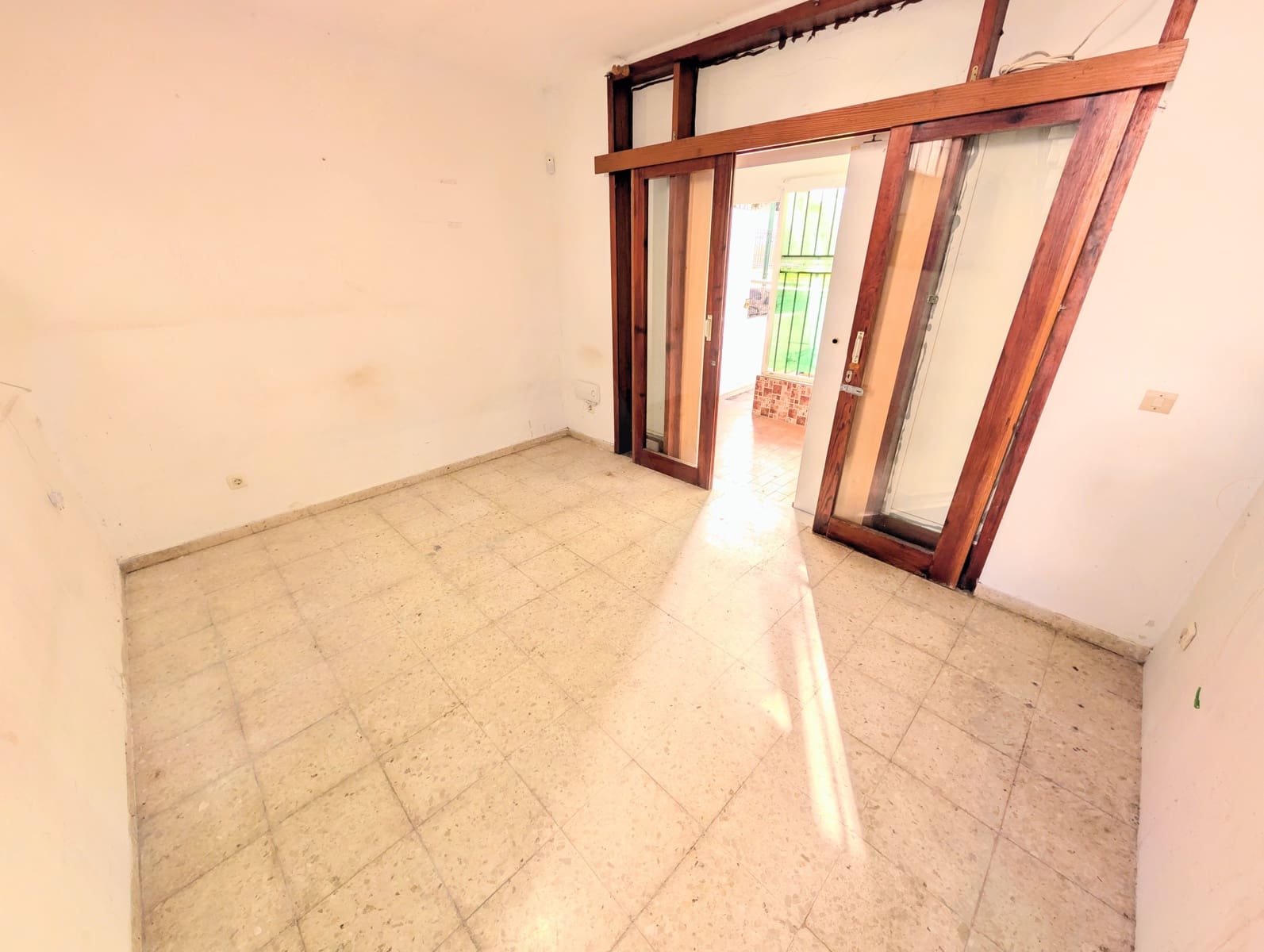 2 slaapkamer Rijtjeshuis te koop in Santa Cruz de Tenerife met zwembad - € 300.000 (Ref: 9988333)