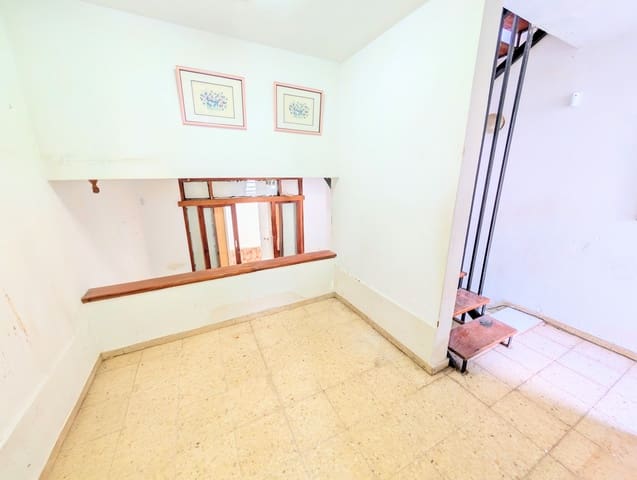 2 slaapkamer Rijtjeshuis te koop in Santa Cruz de Tenerife met zwembad - € 300.000 (Ref: 9988333)