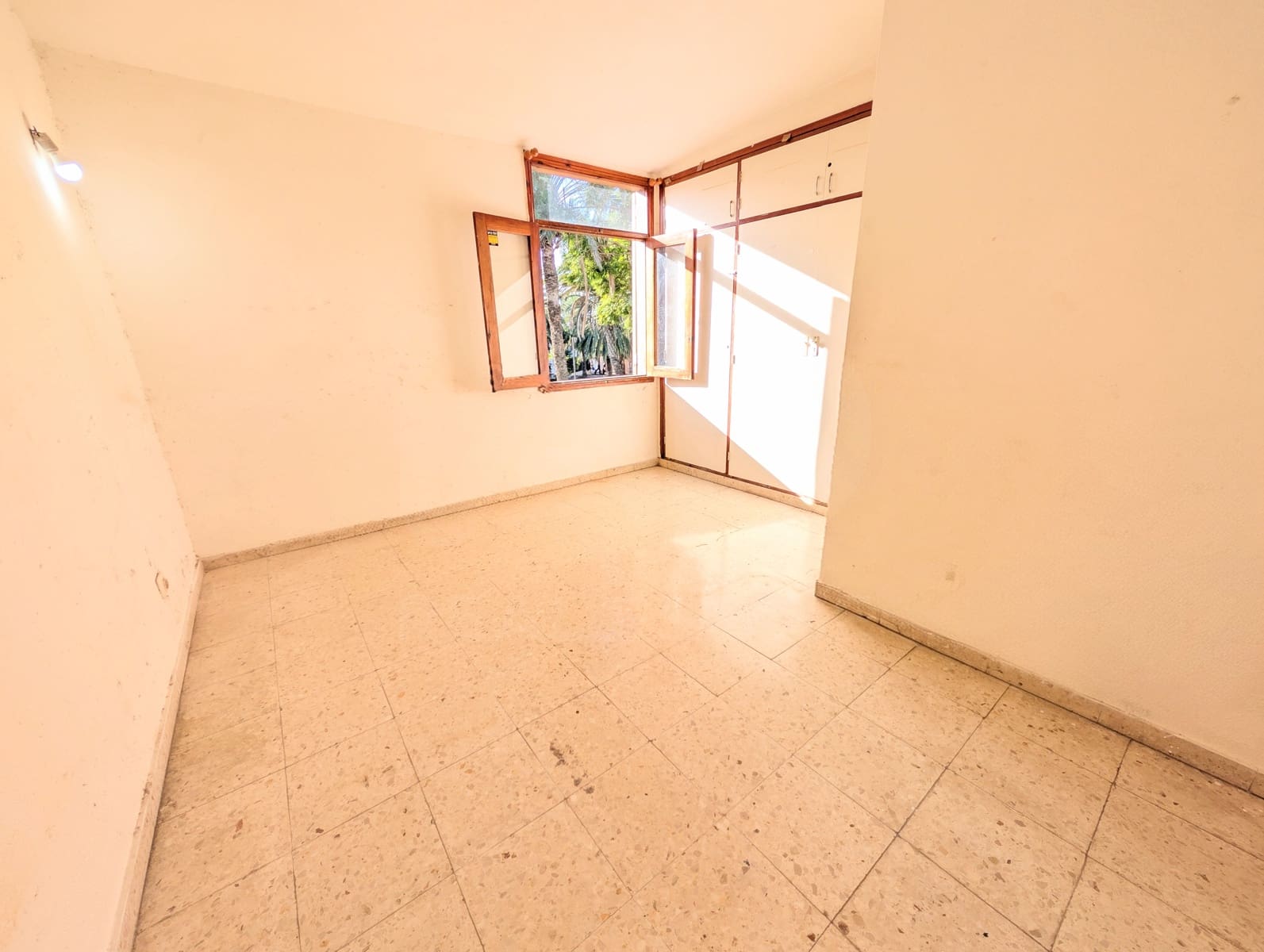 2 slaapkamer Rijtjeshuis te koop in Santa Cruz de Tenerife met zwembad - € 300.000 (Ref: 9988333)