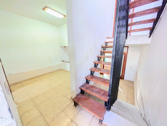 2 slaapkamer Rijtjeshuis te koop in Santa Cruz de Tenerife met zwembad - € 300.000 (Ref: 9988333)