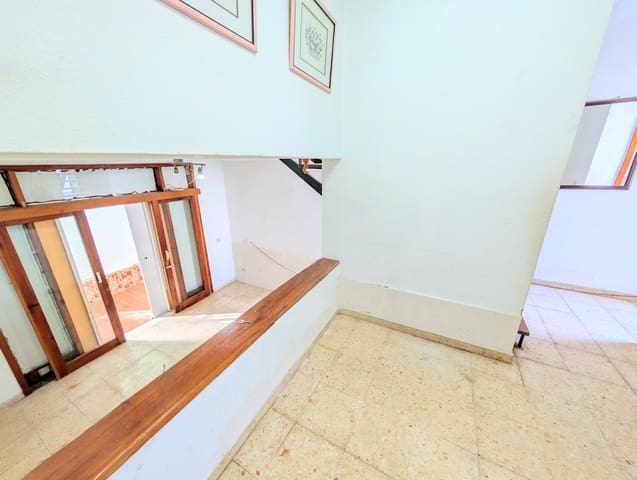 2 slaapkamer Rijtjeshuis te koop in Santa Cruz de Tenerife met zwembad - € 300.000 (Ref: 9988333)