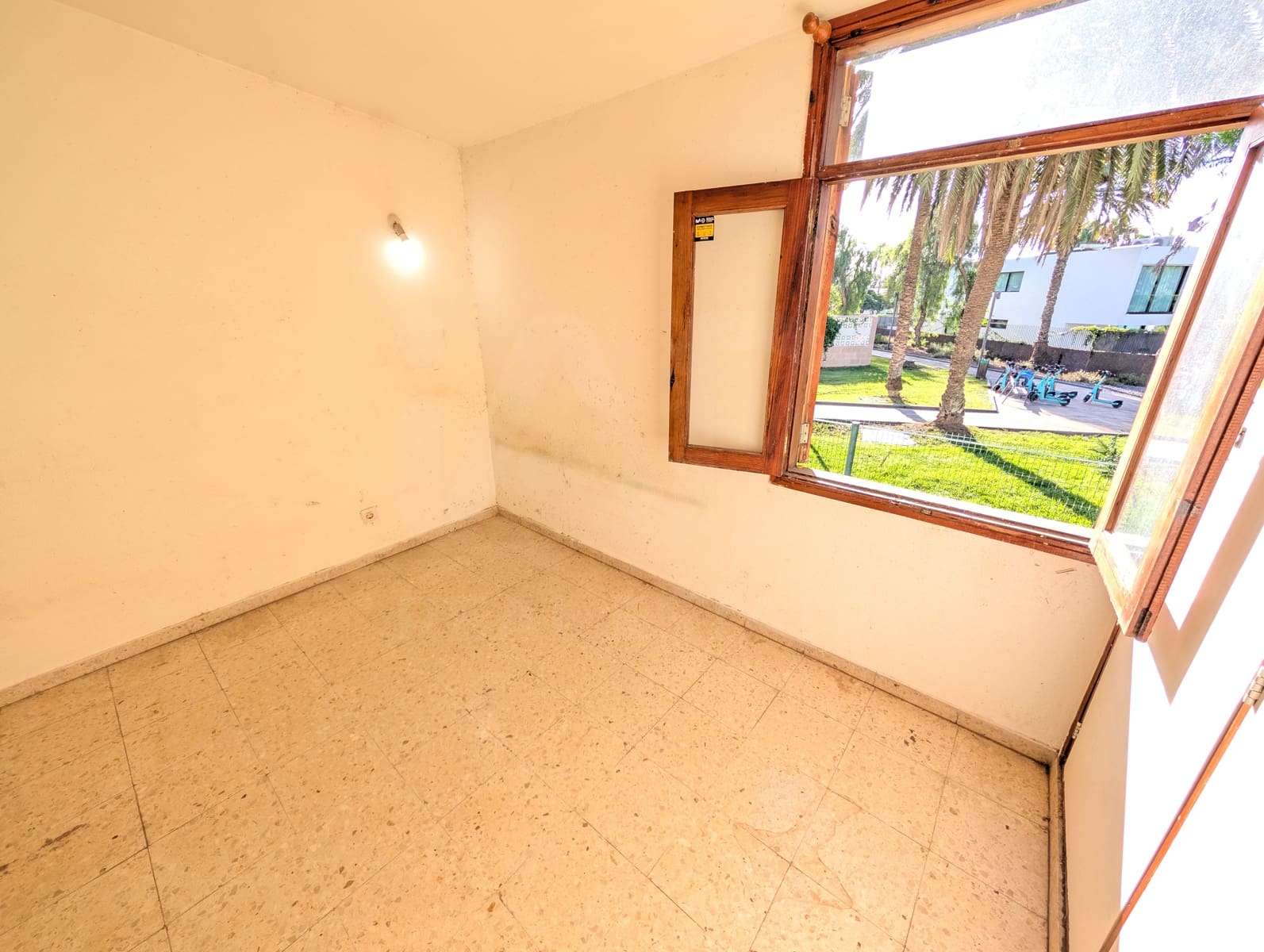 2 slaapkamer Rijtjeshuis te koop in Santa Cruz de Tenerife met zwembad - € 300.000 (Ref: 9988333)