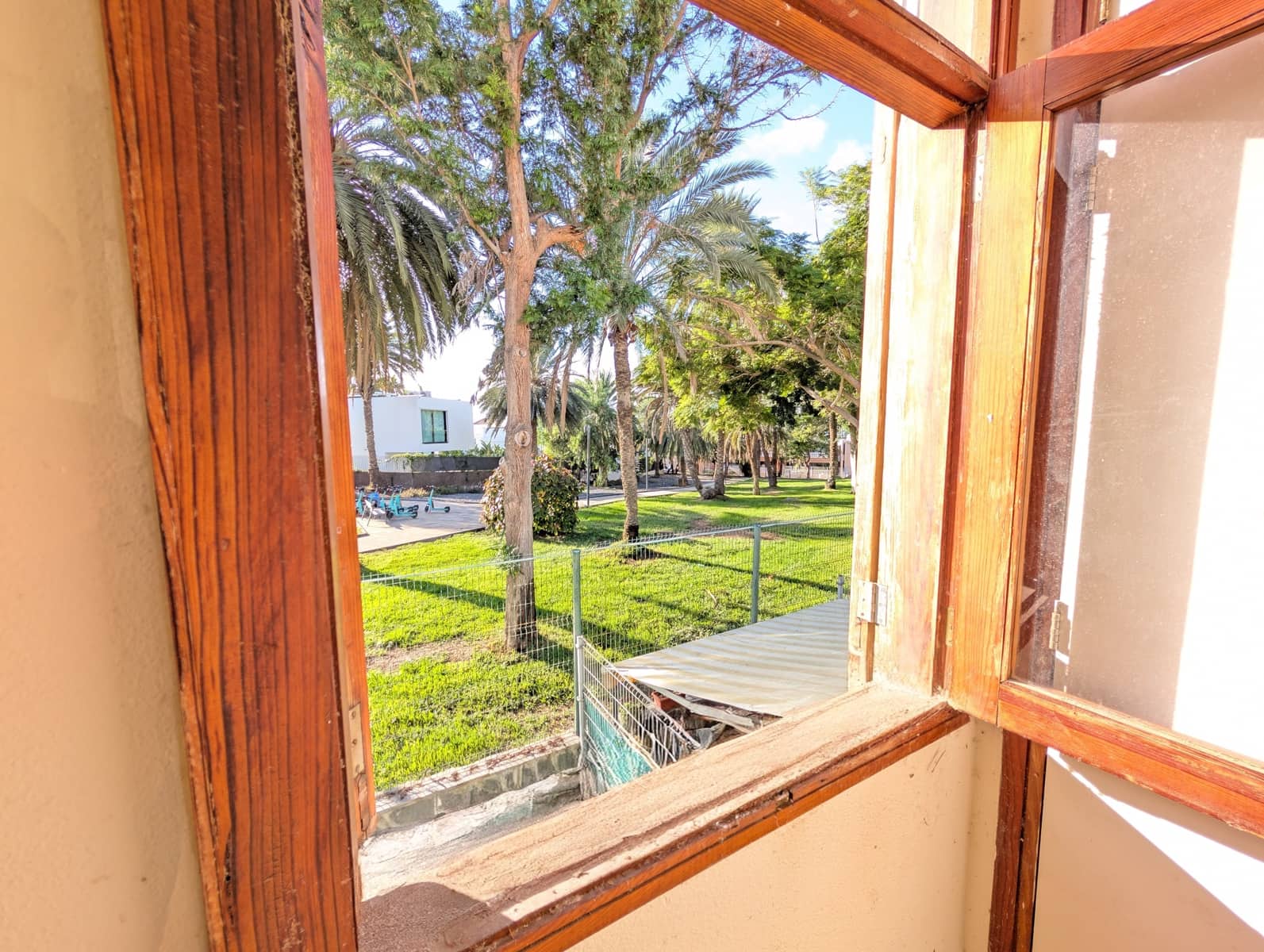 2 slaapkamer Rijtjeshuis te koop in Santa Cruz de Tenerife met zwembad - € 300.000 (Ref: 9988333)