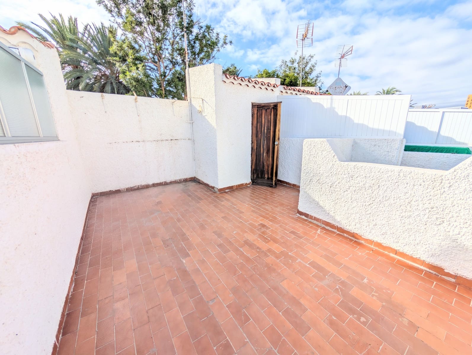 2 slaapkamer Rijtjeshuis te koop in Santa Cruz de Tenerife met zwembad - € 300.000 (Ref: 9988333)
