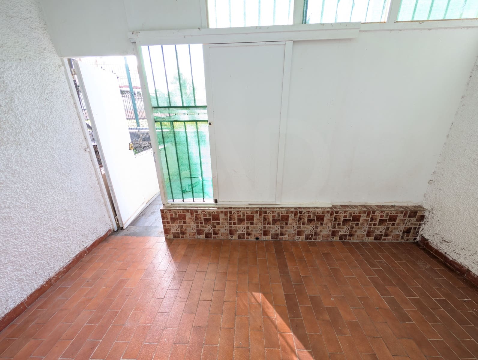 2 slaapkamer Rijtjeshuis te koop in Santa Cruz de Tenerife met zwembad - € 300.000 (Ref: 9988333)