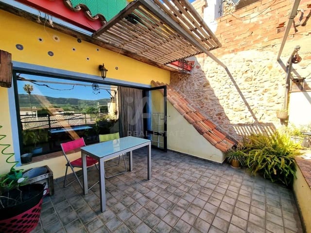 Casa de 3 habitaciones en Ulldecona en venta - 170.000 € (Ref: 9988335)