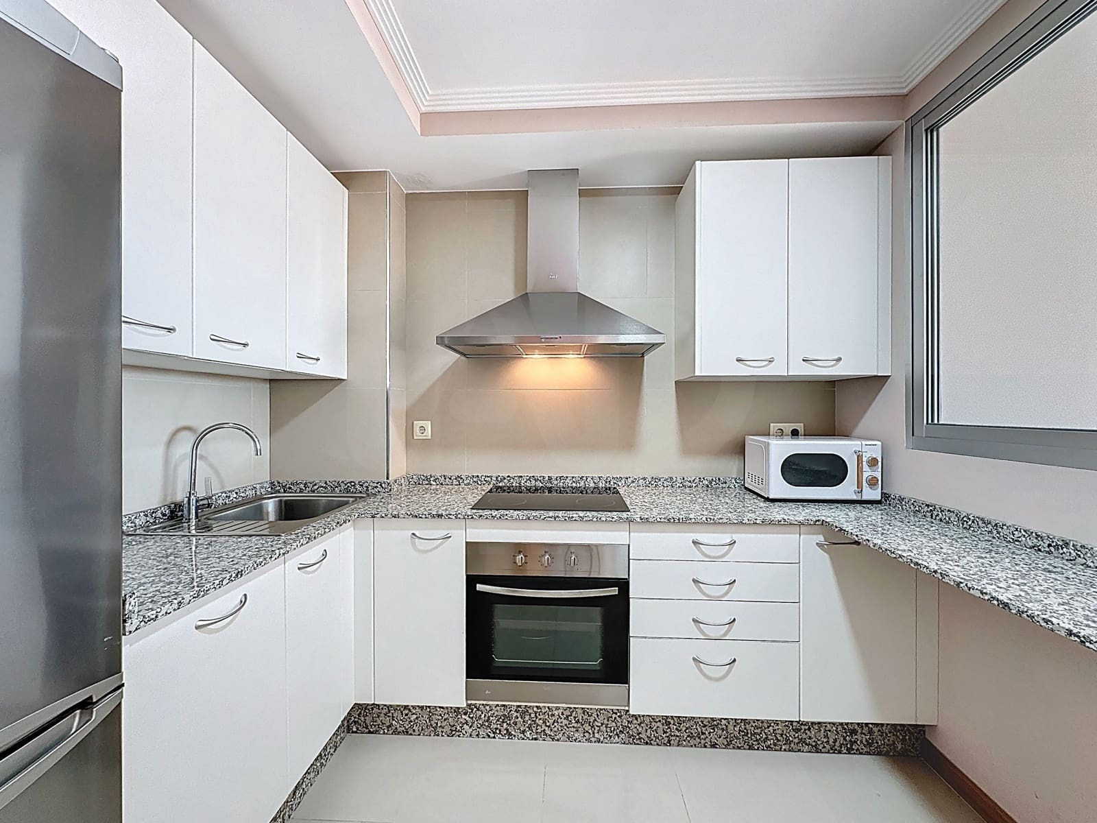 2 sypialnia Penthouse na sprzedaż w Miasto Pontevedra z basenem garażem - 235 000 € (Ref: 9988336)