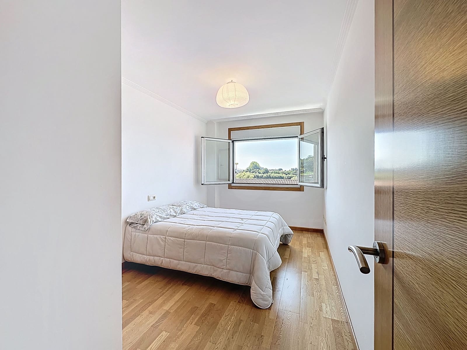 2 sypialnia Penthouse na sprzedaż w Miasto Pontevedra z basenem garażem - 235 000 € (Ref: 9988336)