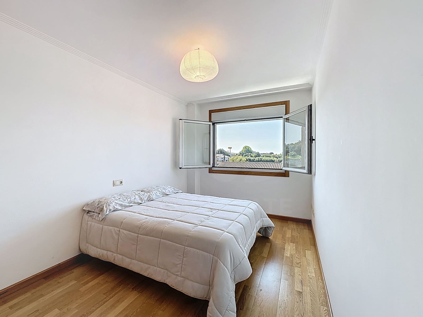 2 sypialnia Penthouse na sprzedaż w Miasto Pontevedra z basenem garażem - 235 000 € (Ref: 9988336)