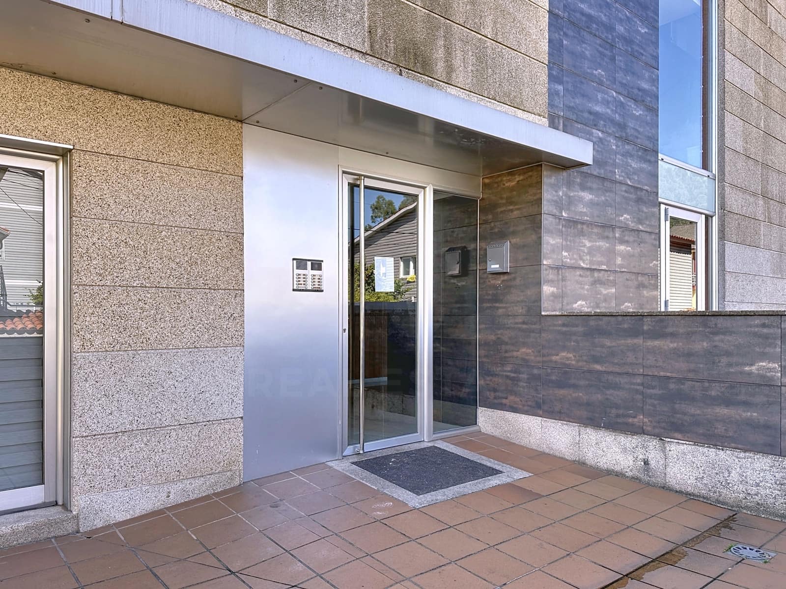 2 sypialnia Penthouse na sprzedaż w Miasto Pontevedra z basenem garażem - 235 000 € (Ref: 9988336)