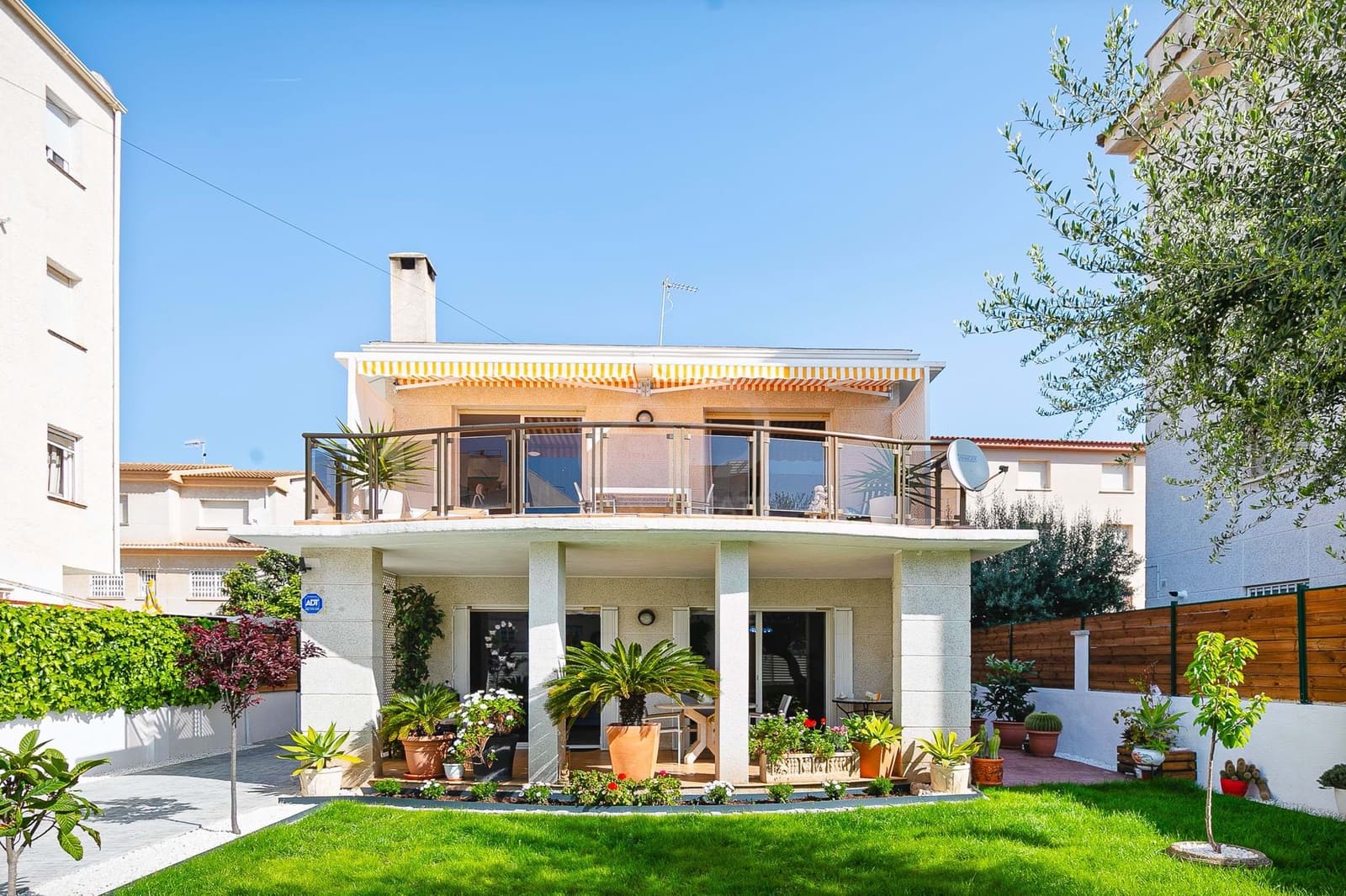 4 soveværelse Byhus til salg i Tarragona by med garage - € 498.000 (Ref: 9988338)