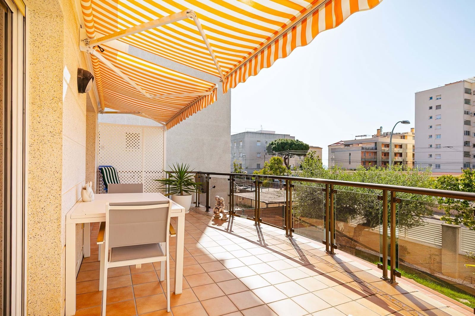 4 soveværelse Byhus til salg i Tarragona by med garage - € 498.000 (Ref: 9988338)