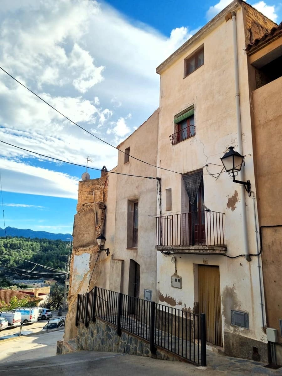 2 slaapkamer Huis te koop in Tarragona stad - € 28.000 (Ref: 9988342)