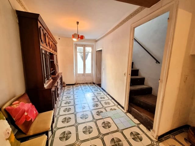 2 slaapkamer Huis te koop in Tarragona stad - € 28.000 (Ref: 9988342)