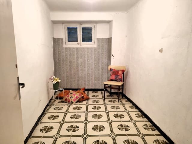2 slaapkamer Huis te koop in Tarragona stad - € 28.000 (Ref: 9988342)