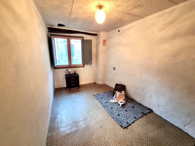 2 slaapkamer Huis te koop in Tarragona stad - € 28.000 (Ref: 9988342)
