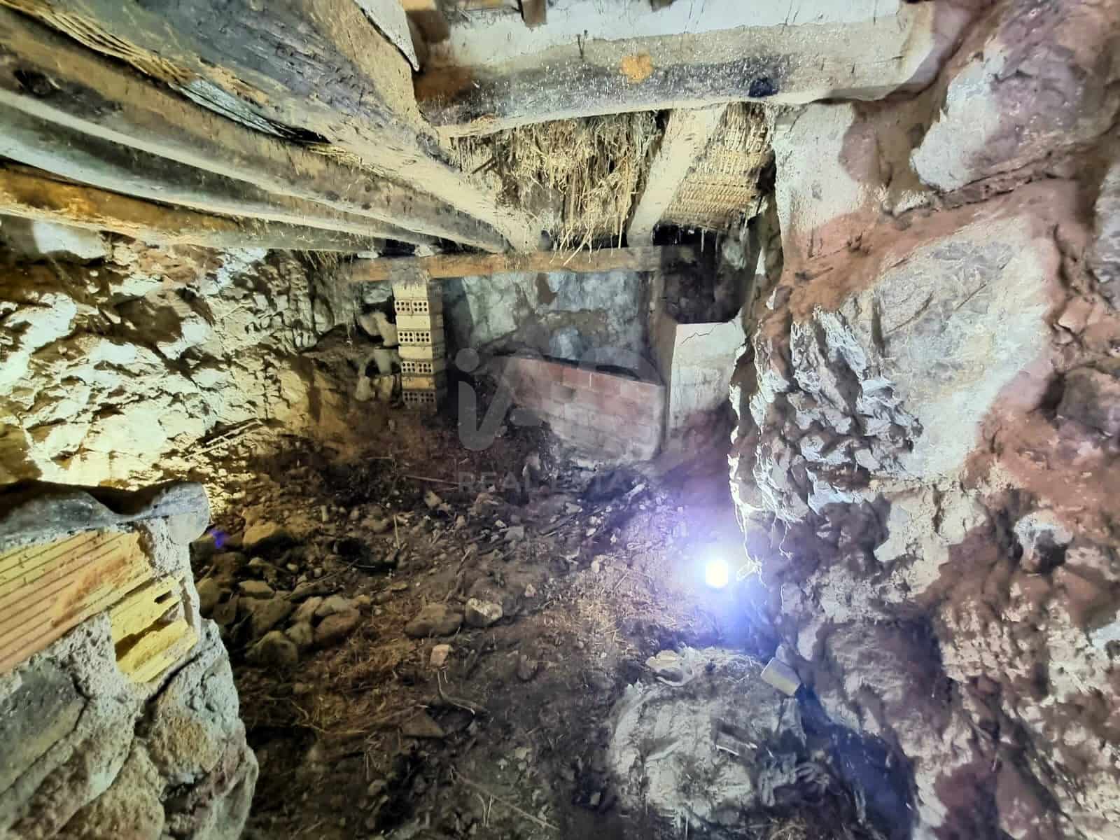 2 slaapkamer Huis te koop in Tarragona stad - € 28.000 (Ref: 9988342)