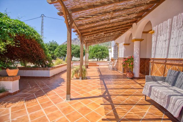 3 chambre Finca/Maison de Campagne à vendre à Alora avec piscine garage - 580 000 € (Ref: 9988344)