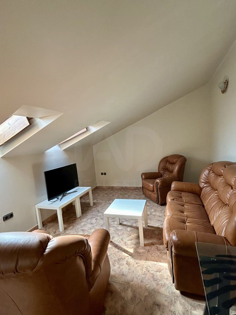 6 soverom Rekkehus til salgs i Leon by med garasje - € 221 000 (Ref: 9988345)